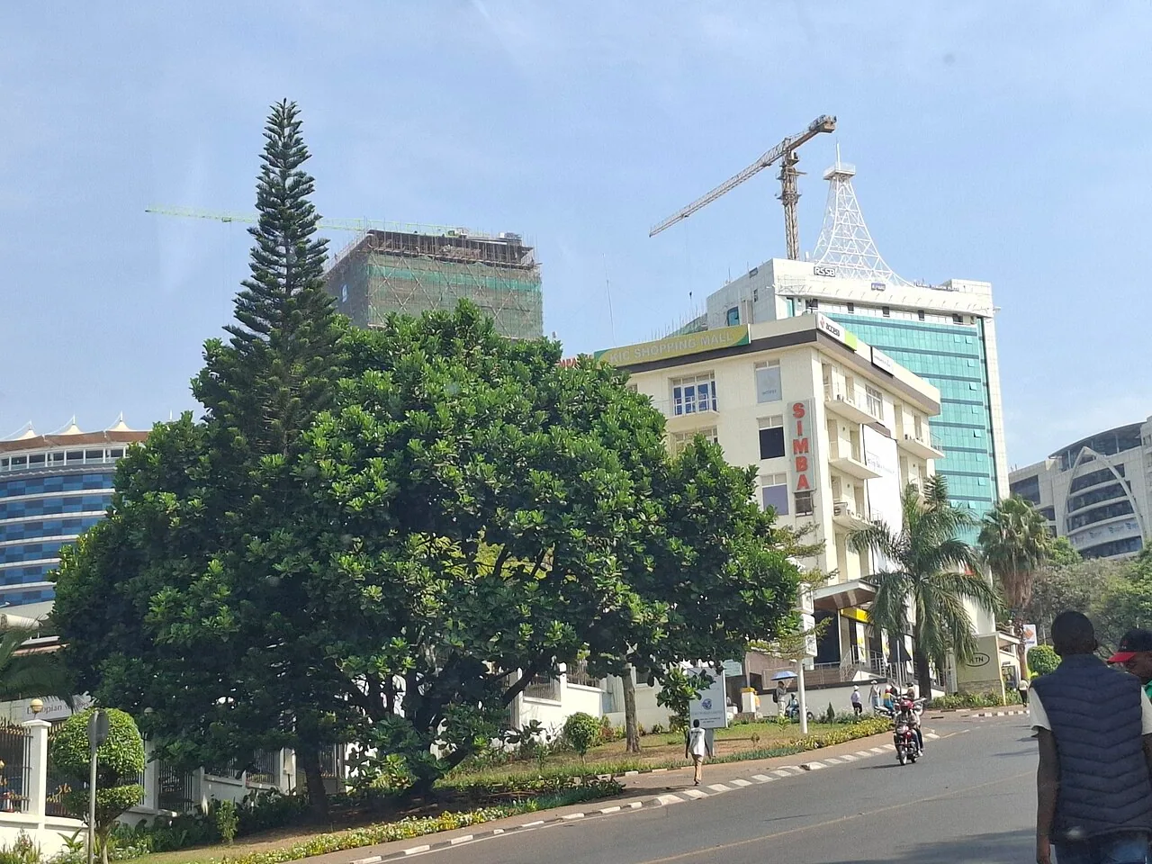 Umuhanda n’inyubako mu mujyi wa Kigali